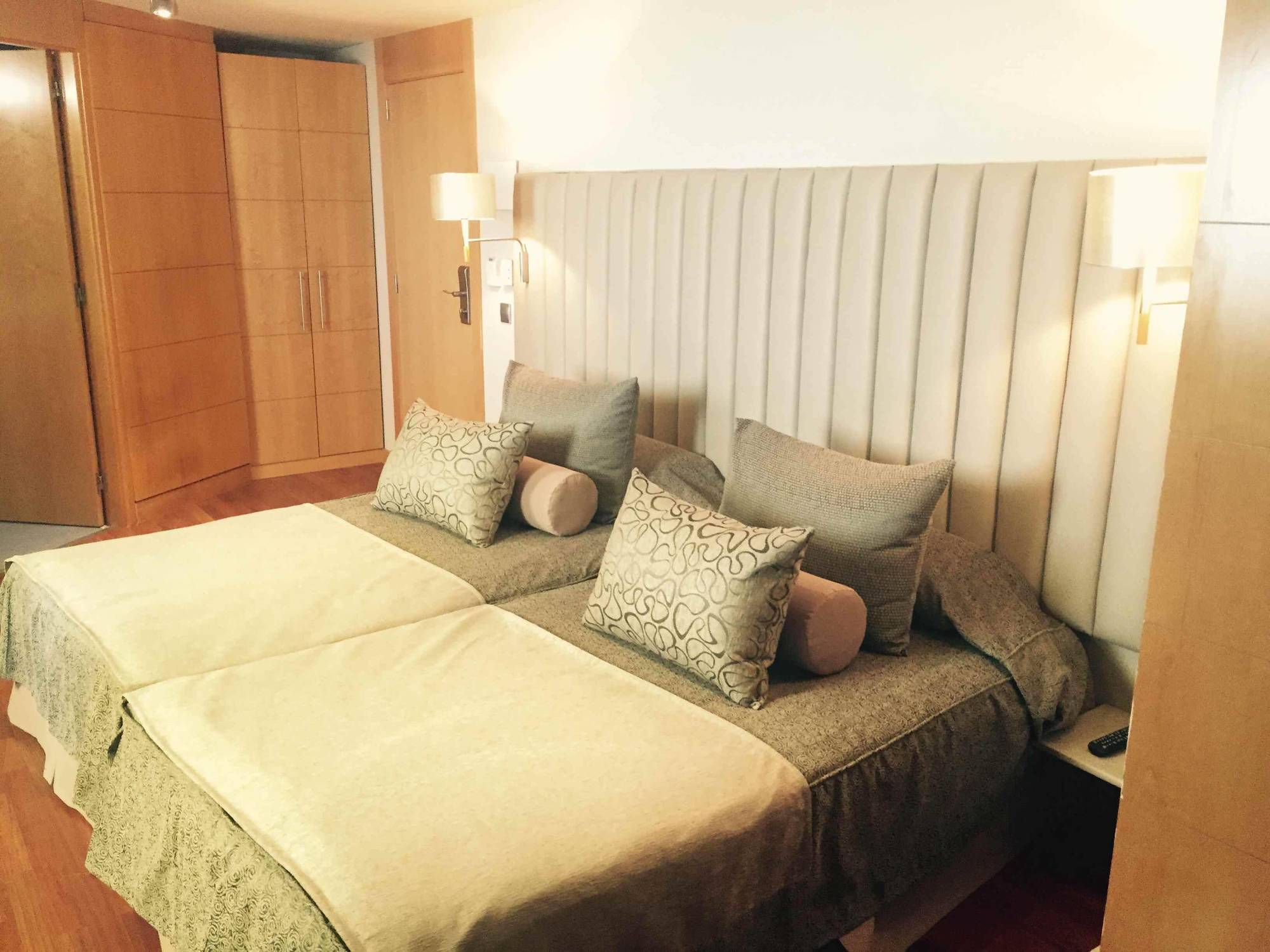 Hotel Sansi Barcelona Quarto foto